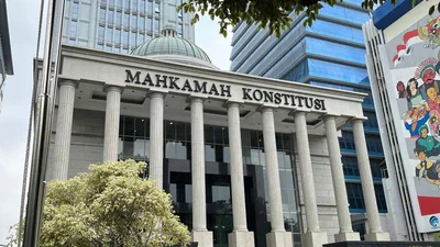 Guru Mengadu ke MK: Polisi Punya Dapur MBG, TNI Punya Dapur MBG, DPR Juga Punya, Kepada Siapa Kami Mengadu?