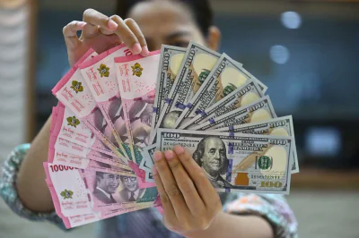 Tembus Rp18.158, Rupiah Cetak Rekor Terburuk Sepanjang Sejarah?!