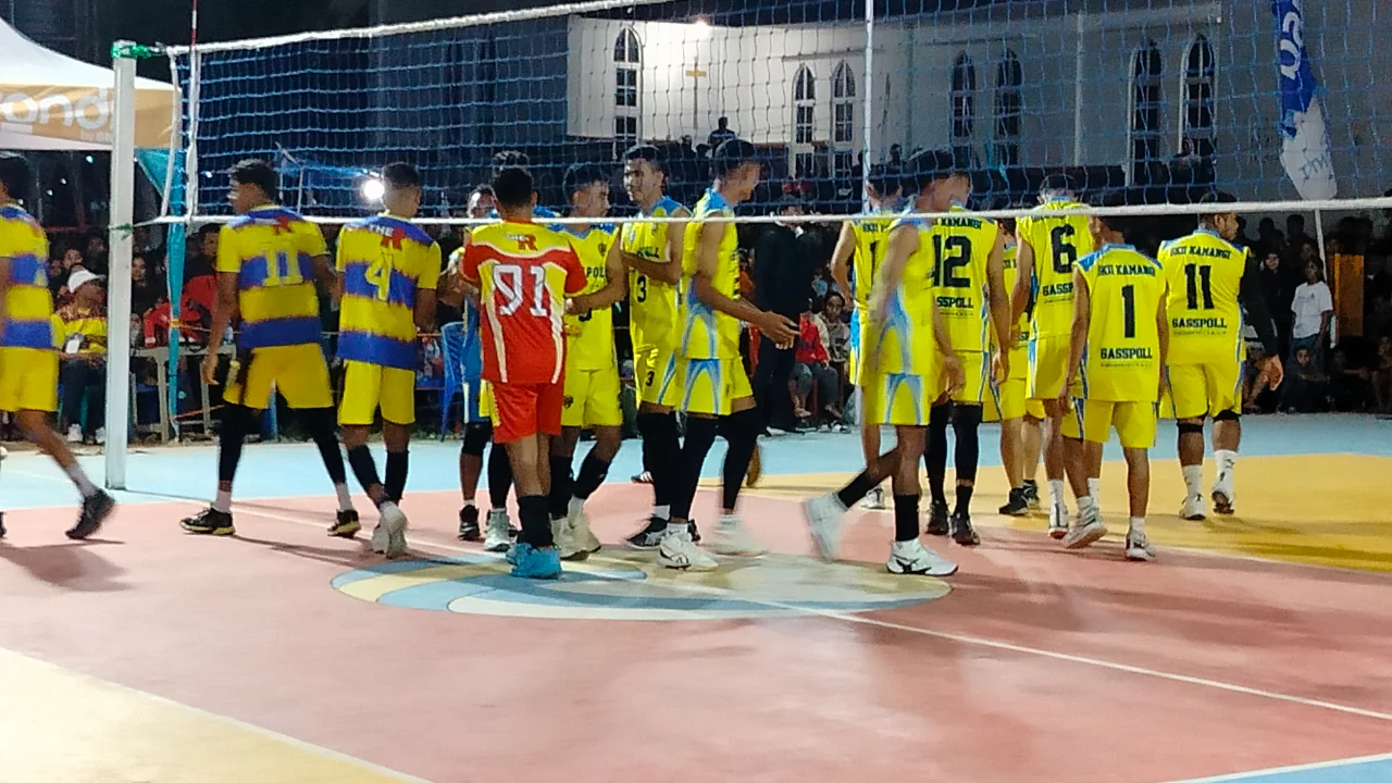 GKII Kamangi Juara Turnamen Voli 75 Tahun Paroki Sang Penebus Waingapu, Taklukkan OMK Wara Lewat Lima Set Dramatis